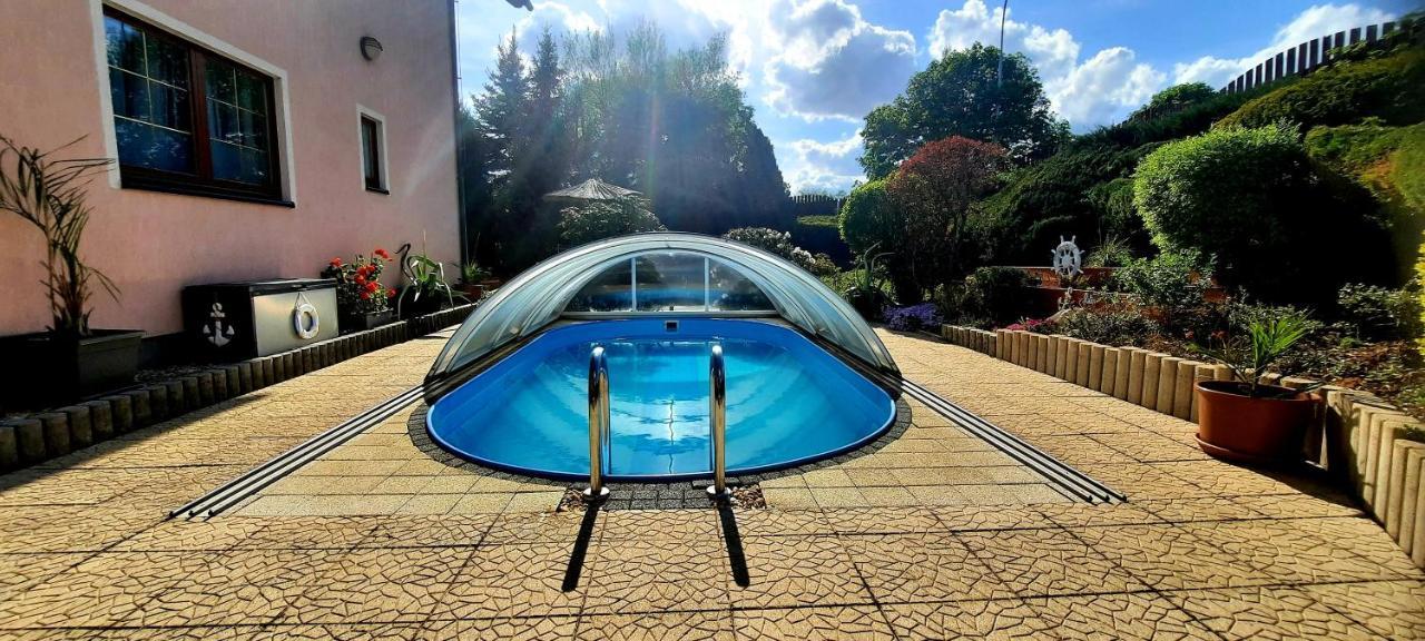 Pool Apartments Karlovy Vary Exterior photo